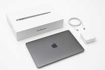 MacBook Air 13.3” M1 (8GB / 256GB SSD) – Space Grey – Stan idealny