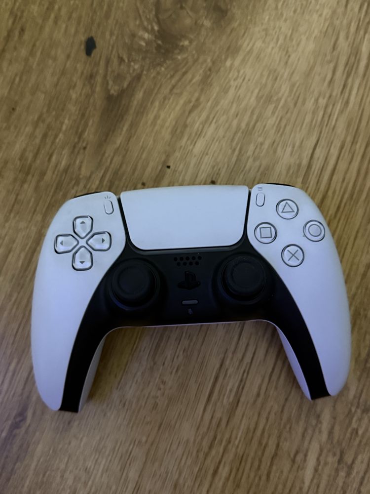 Playstaion 5 Digital Edition w dobrym stanie z gwarancją
