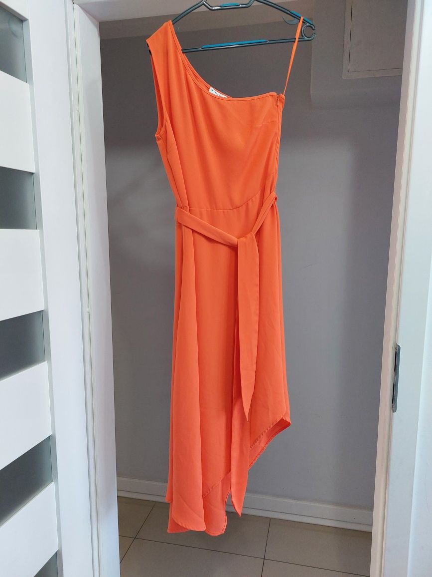 Pomaranczowa asymetryczna sukienka na jedno ramię s