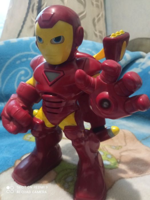 Продам робота  Железного человека