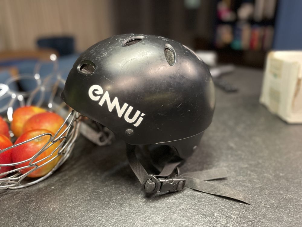 Kask Ennui Elite S-M rower, rolki, deska, łyżwy, hulajnoga