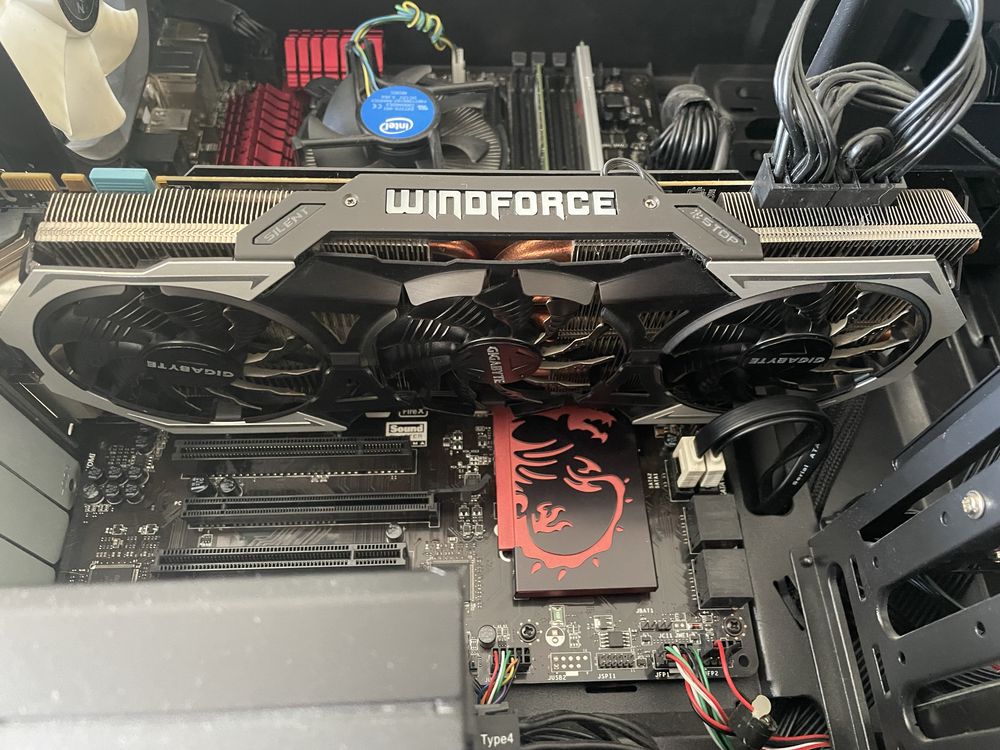 Komputer 4 x 3.2 GHZ, GTX 980Ti 6GB, 8GB RAM, SSD 256 GB + HDD 1 TB