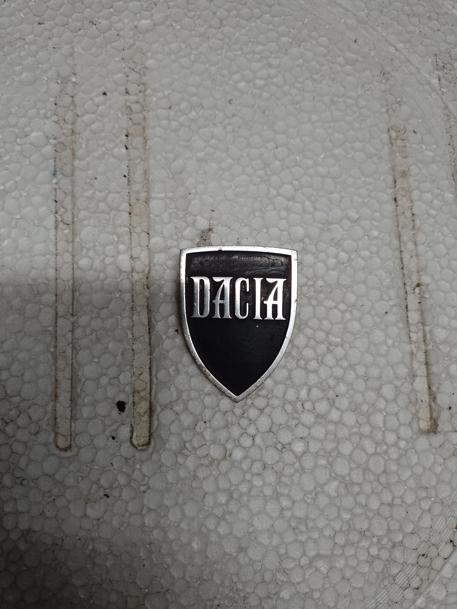 Dacia 1310 emblematy
