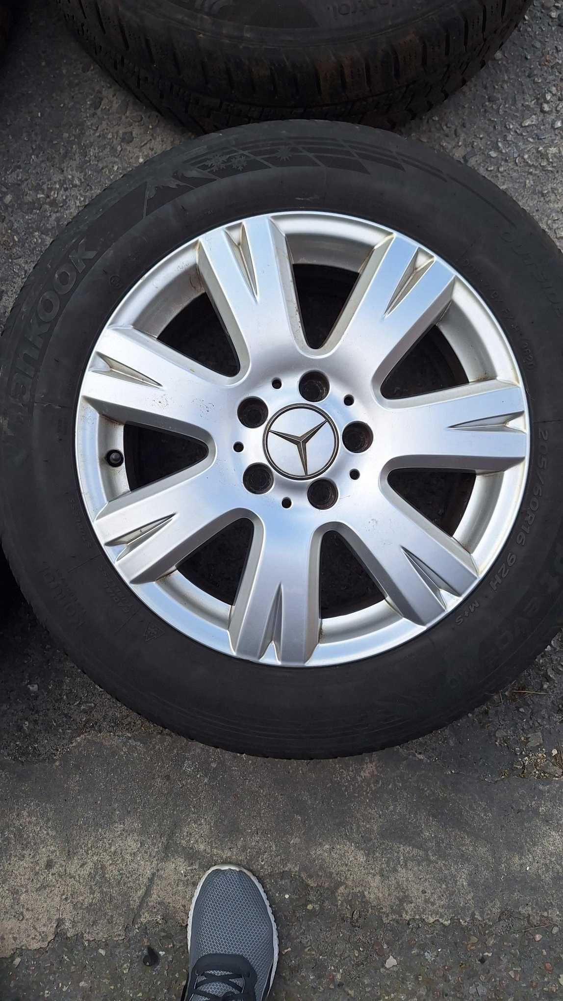 Felgi aluminiowe Mercedes 16 cali + opony zimowe