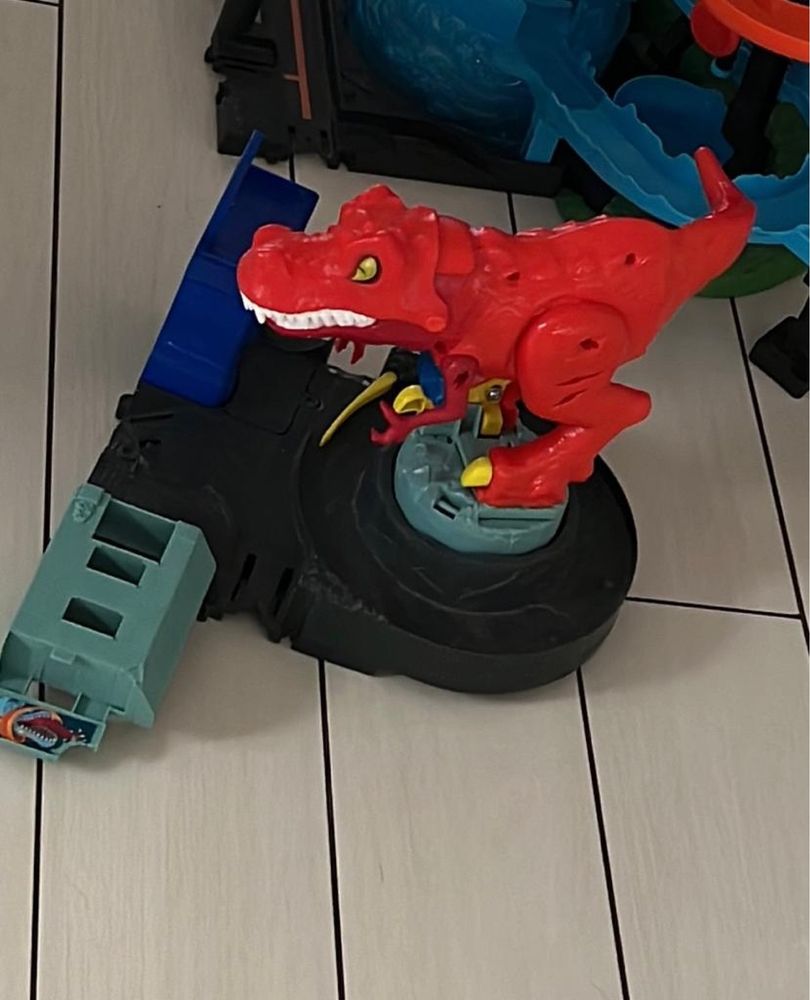 Hot Wheels T-Rex dinozaur