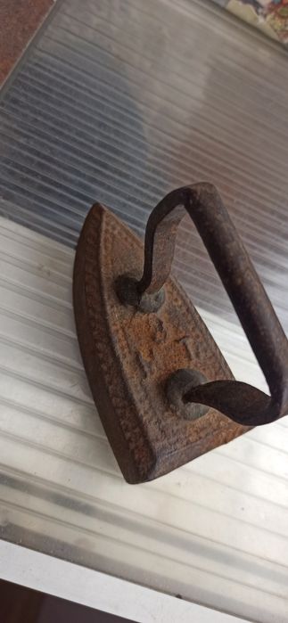 Утюг дореволюционной маленький