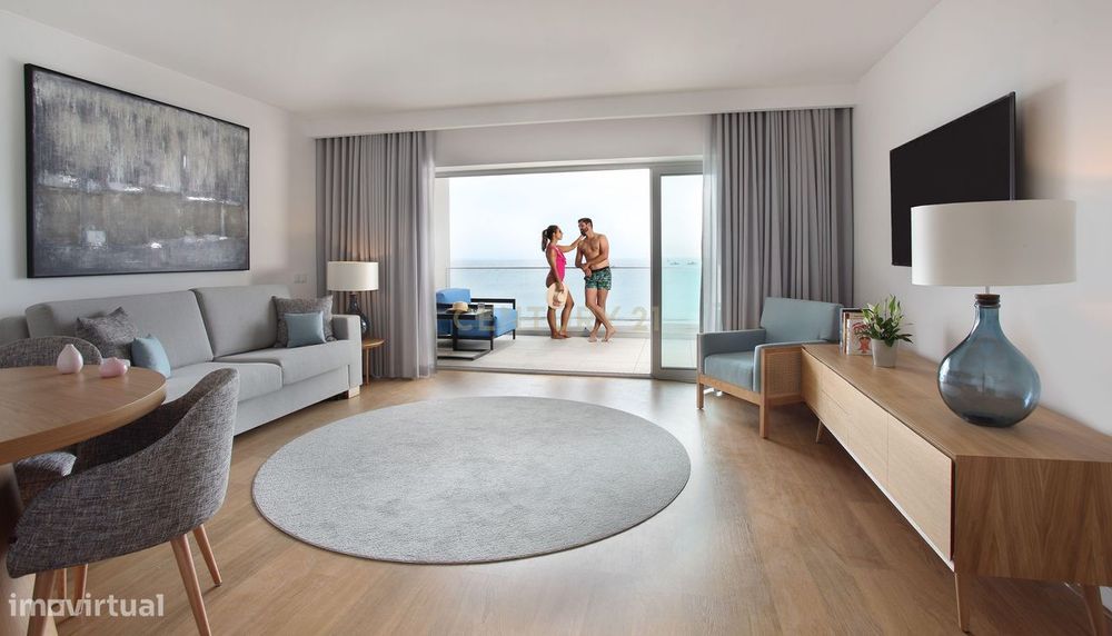 Excelente apartamento mobilado, em frente ao Mar, em Sesimbra.