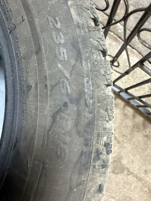 Резина зимова 235/60 R 18