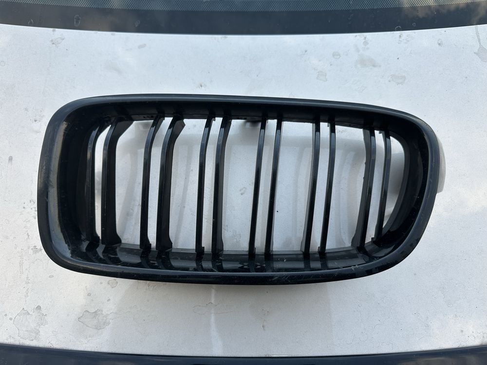 Решётка радиатора bmw f30/f31 левая