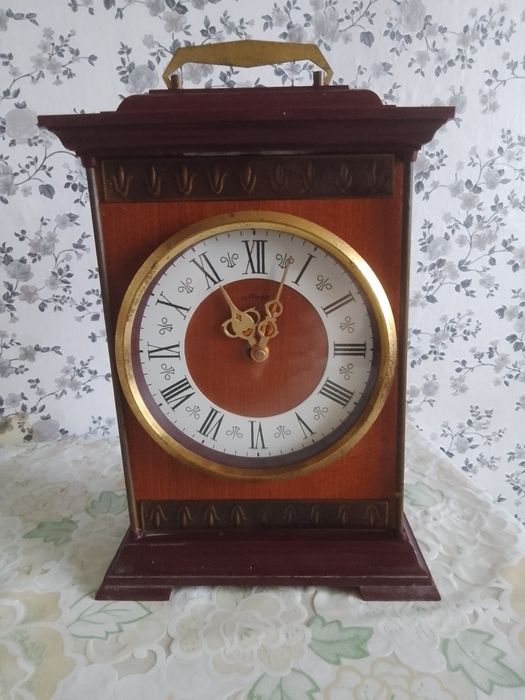 Часы каминные "Маяк"