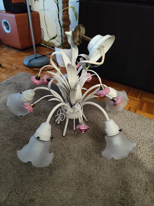 Lampa wisząca, żyrandol plus kinkiet, salon, różyczki, kwiatki