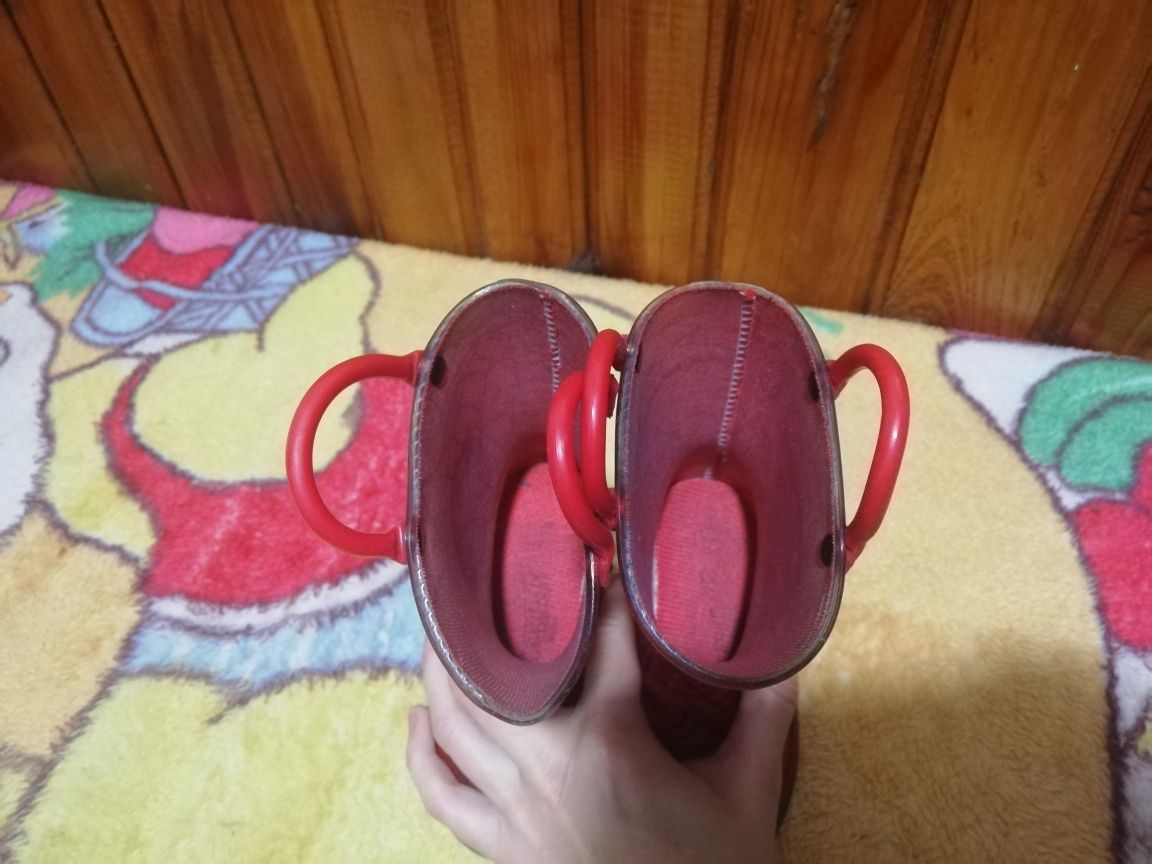 Гумові чоботи червоні