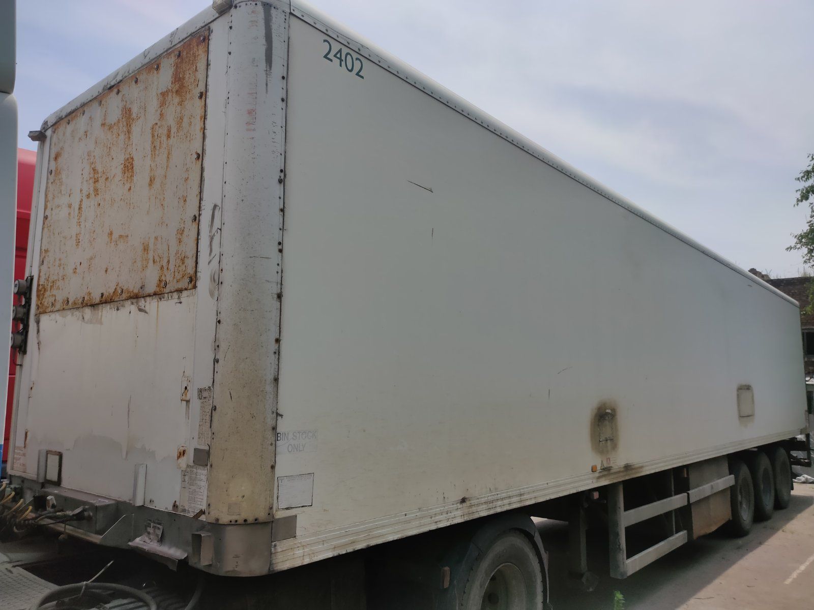 Продам полуприцеп Термо Будку   , возможно продажа по запча