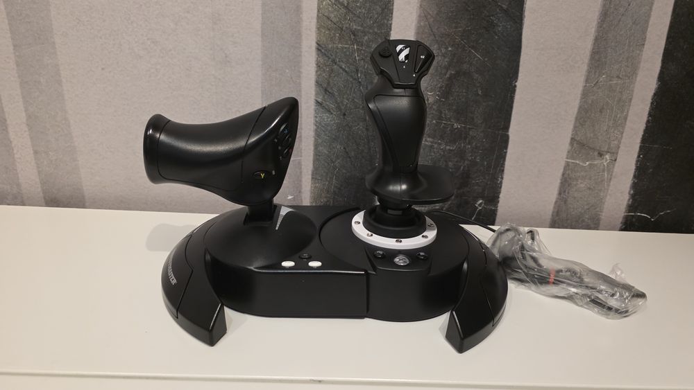 Joystick Thrustmaster T.FLight HOTAS One do Xbox Series X/S, Xbox One