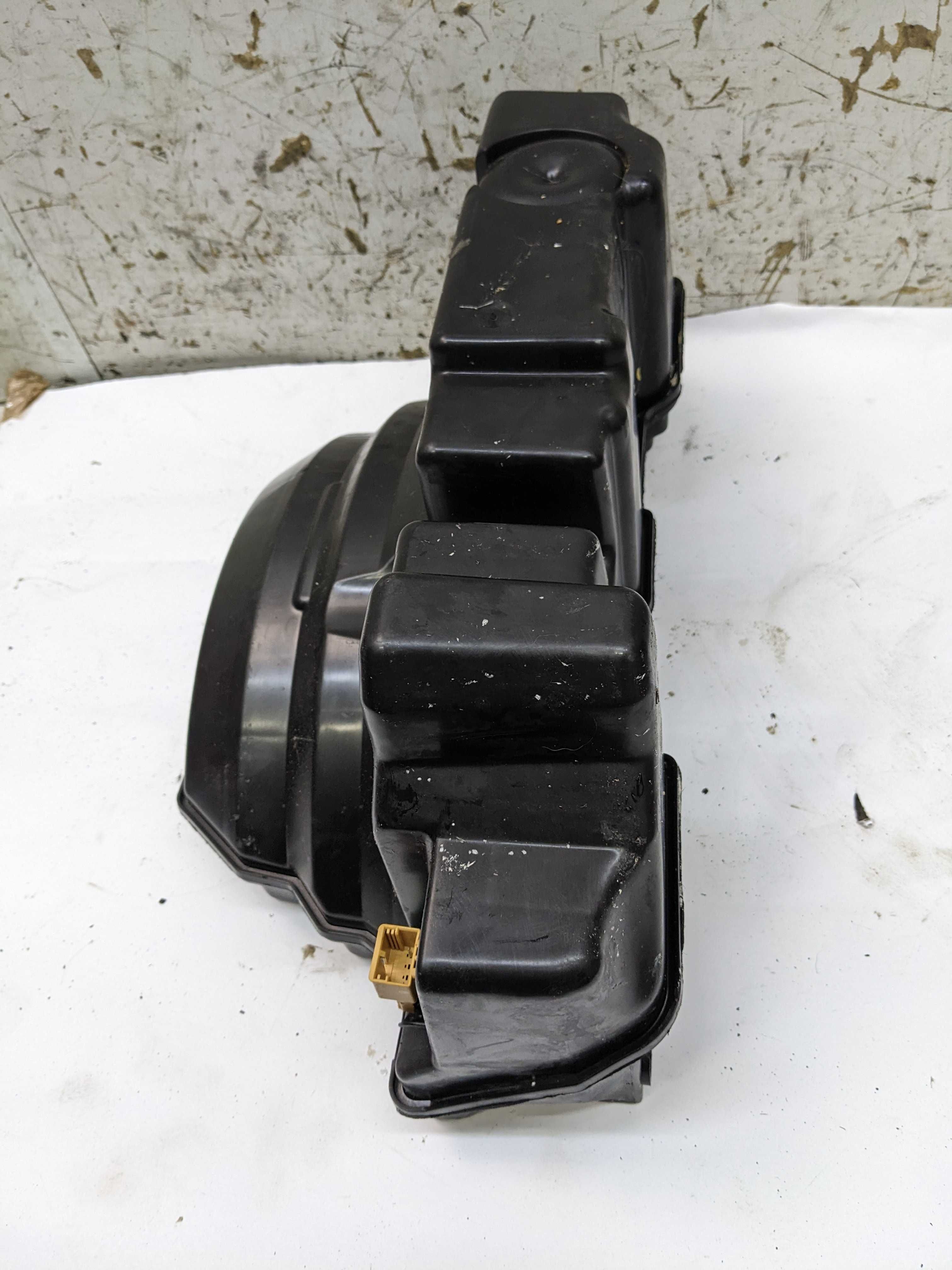 Audi A4 B9 Kombi Avant Głośnik Subwoofer Tył