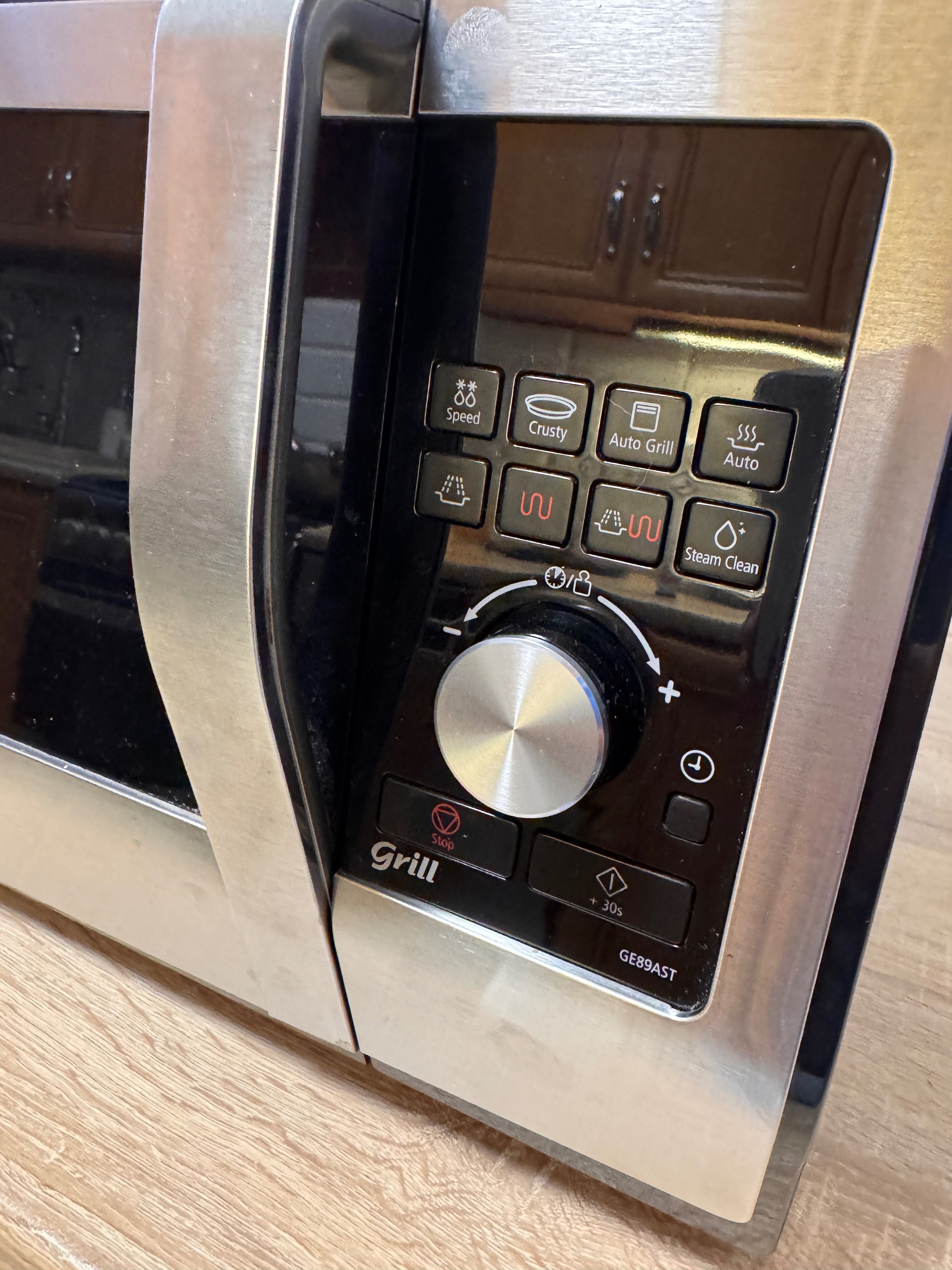 Kuchenka mikrofalowa SAMSUNG GE89AST Perfekcyjna