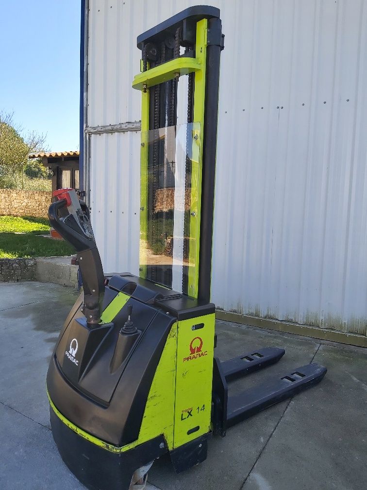 Porta-Paletes Stacker Pramac