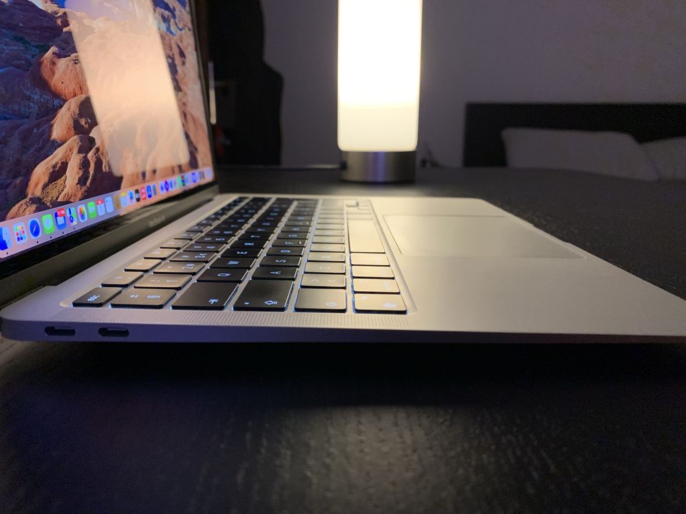 Macbook Air M1 - 256 GB - RAM 8GB)