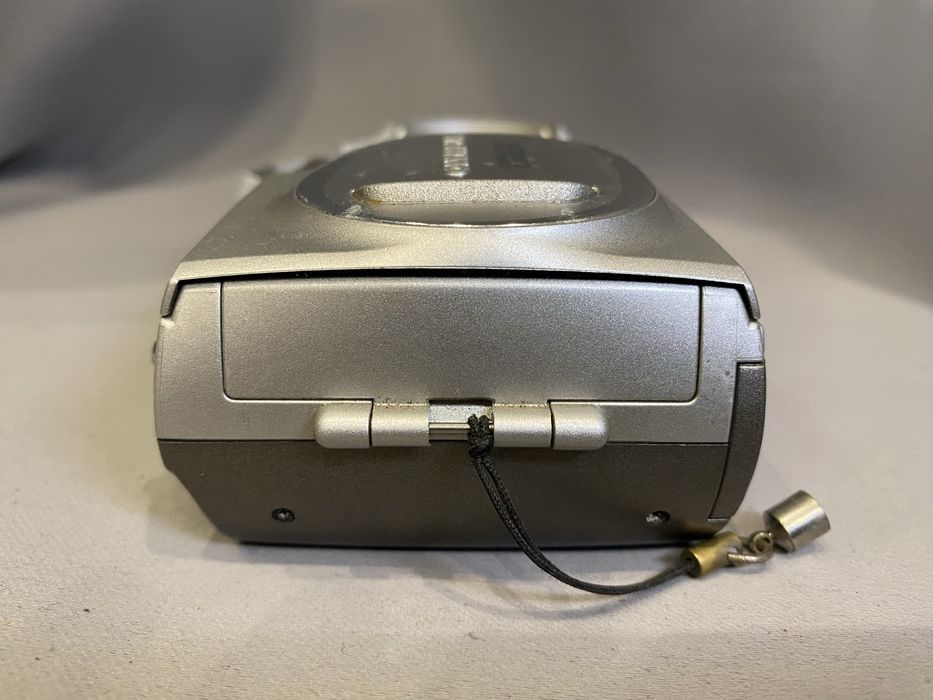 Цифровий фотоапарат Olympus Camedia C-300 Zoom