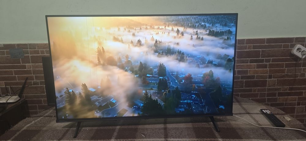 Хісенсе 43 4к,смарт,2 полоски