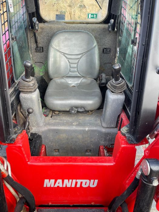 Mini carregadora MANITOU