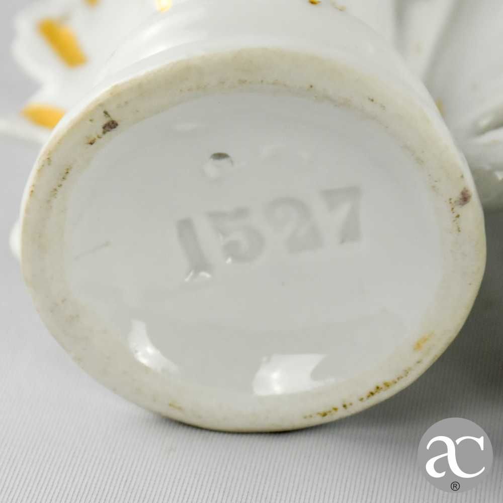 Par de castiçais em porcelana Europeia, séc. XIX