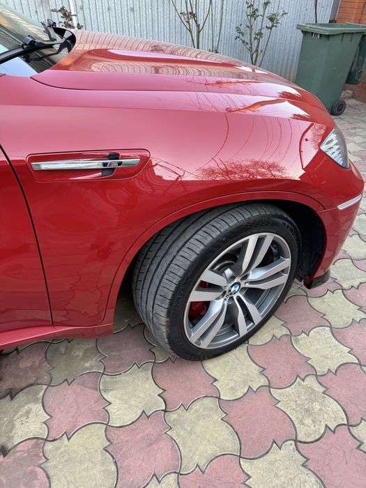 BMW X6M e71.