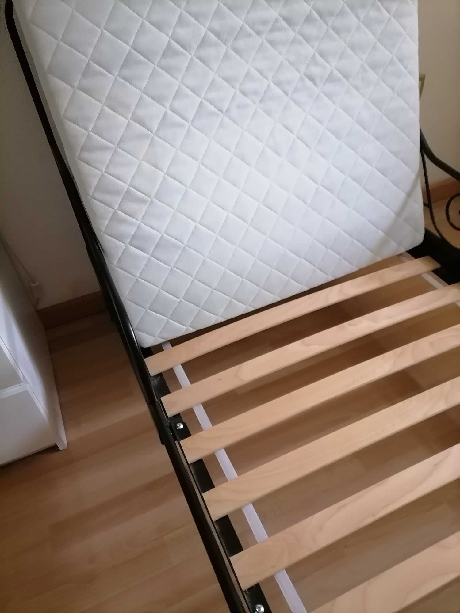 Cama extensivel IKEA criança + estrado + colchão (preta)