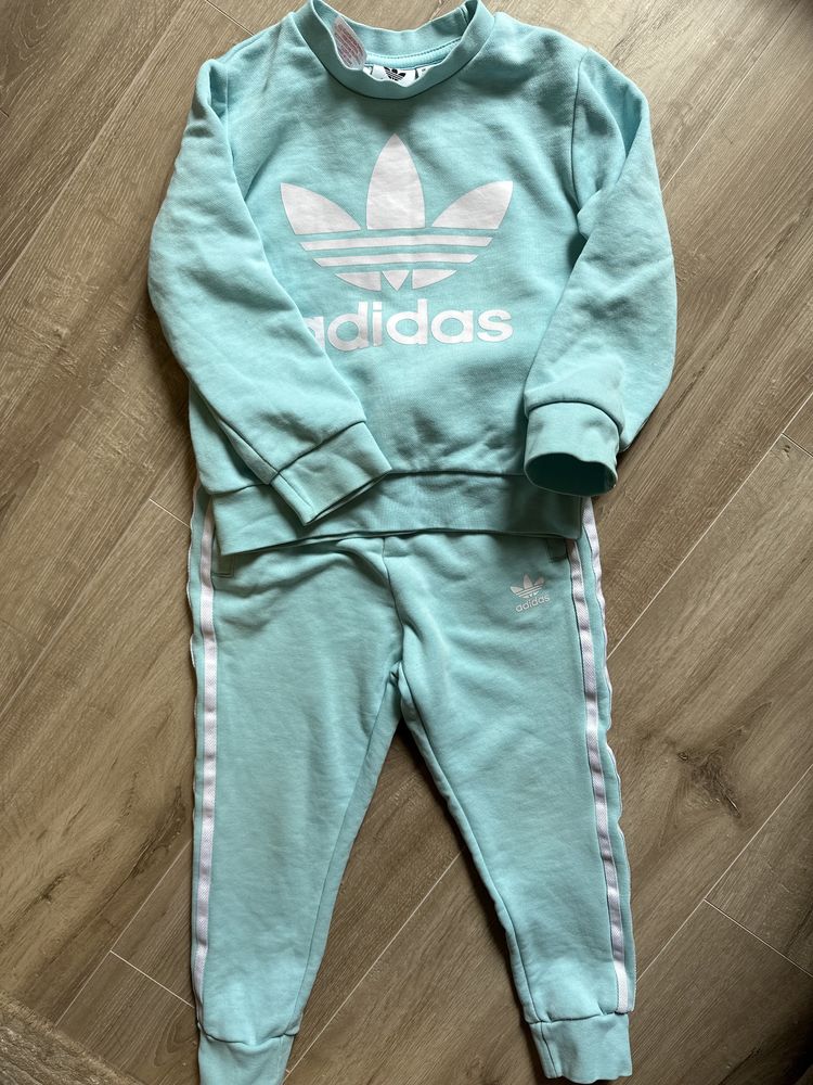 Adidas косбм на дівчинку,розмір 110