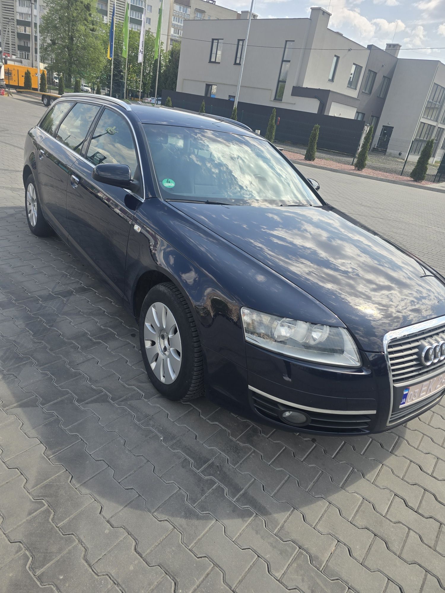 Audi А6 С6
2006.року
2.0 бензин 125кВт-170к.с.
GPS навігація, датчики