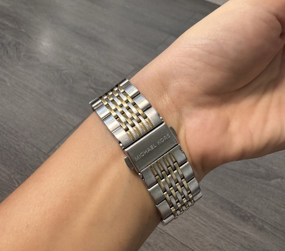 Продам годинник оригінальний Michael Kors