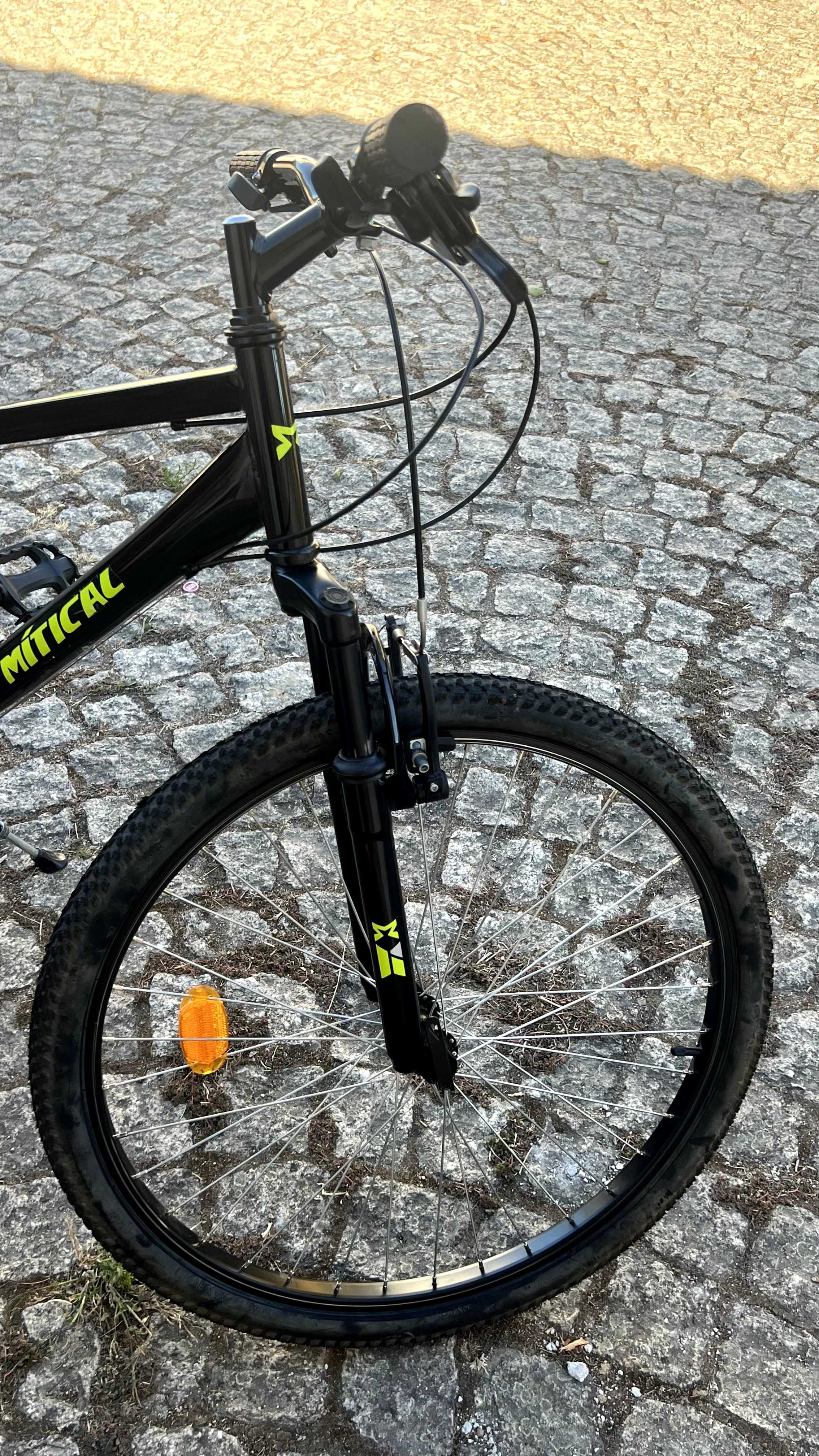 Neatly used City Bicycle
