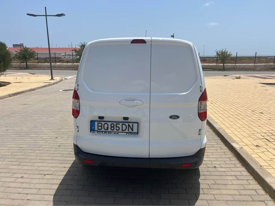 Ford transit courier
