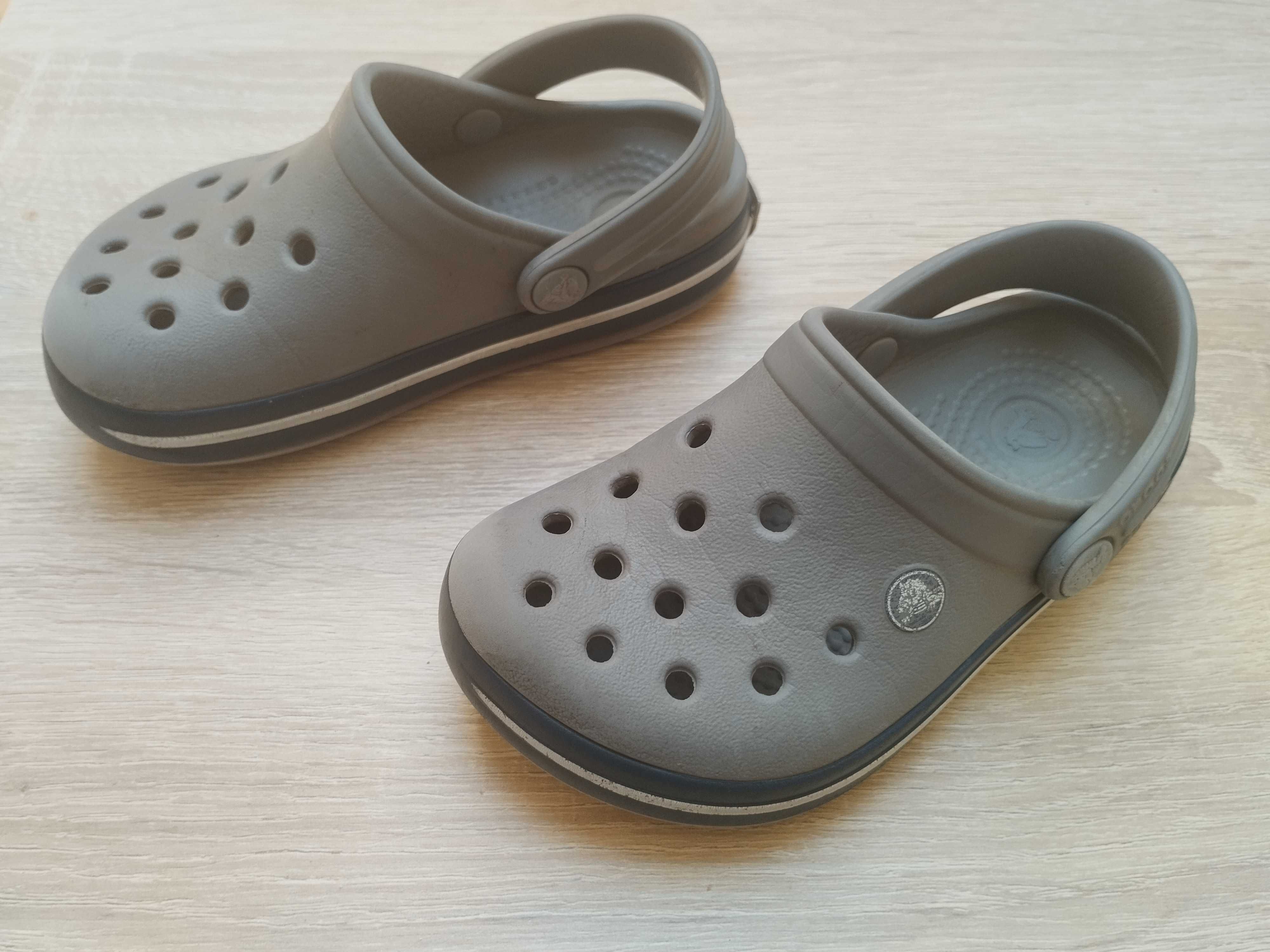 Crocs C6-7 szare