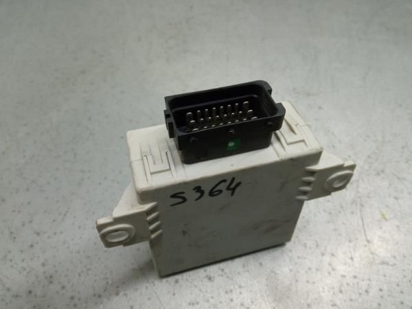 Módulo confort TOYOTA Corolla Hatchback (_E12_)