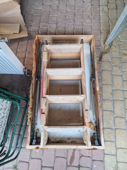 Sprzedam wyłaz strychowy