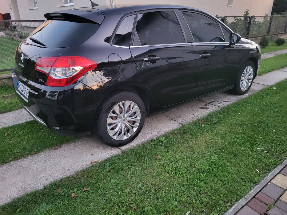 Продаю свій Citroën C4 2014 року випуску з надійним дизельним двигуном
