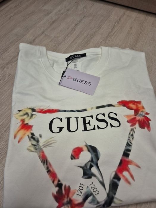 Футболка Guess L