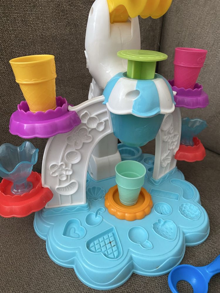 Play Doh zakręcona lodziarnia
