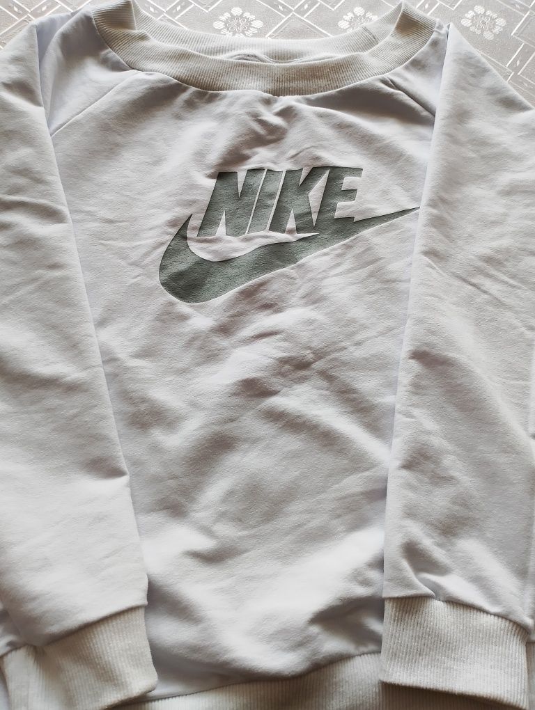 Bluza uniwersalna Nike biała rozmiar S