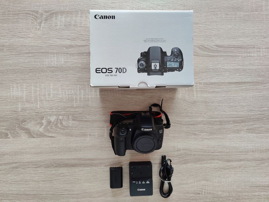 Câmara fotográfica Canon EOS 70D + Lente Canon EF 50mm f/1.8 II