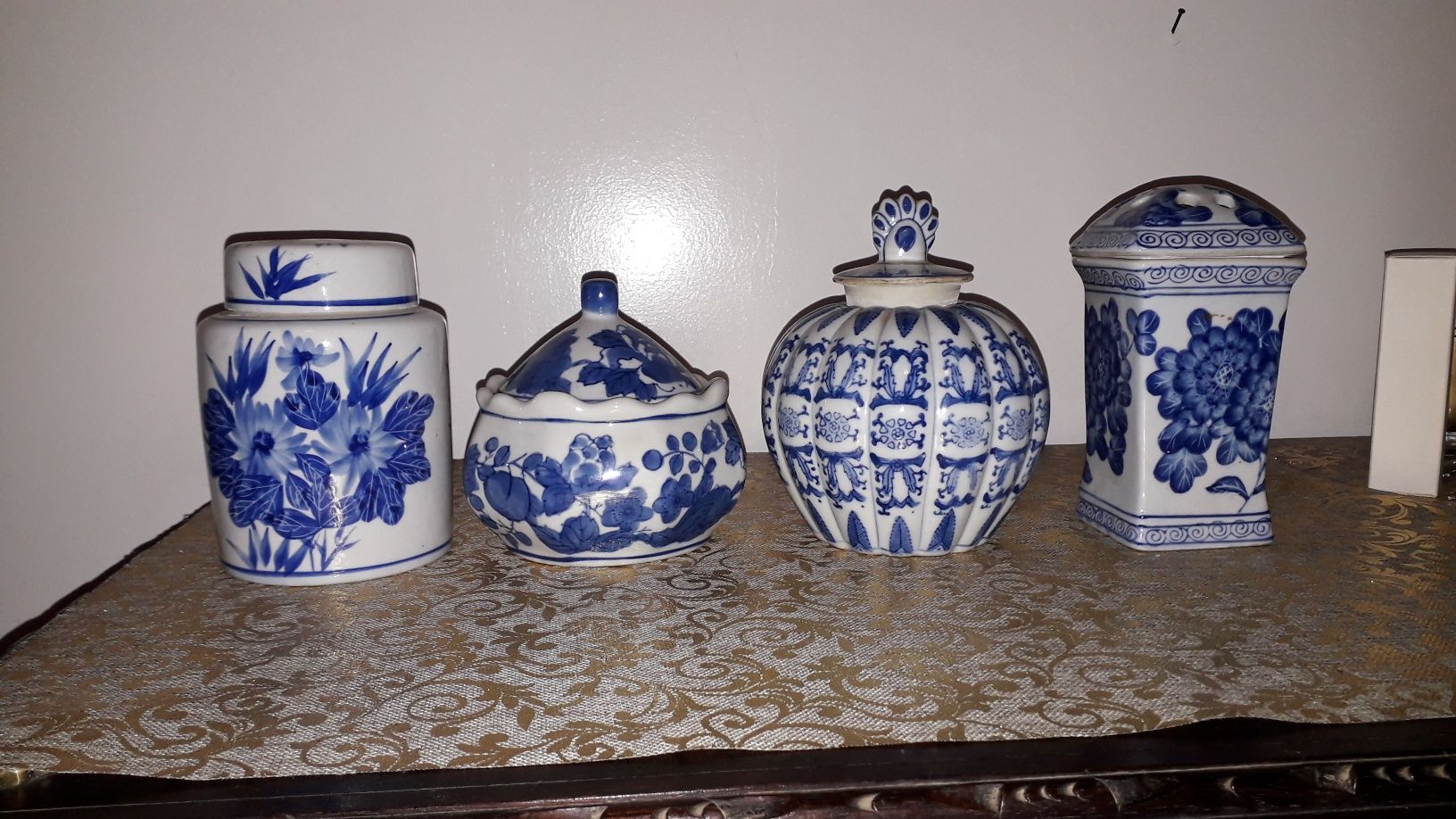 Varias peças em porcelana chinesa