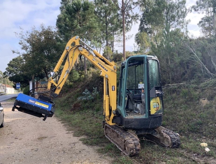 Servico mini giratoria e trator