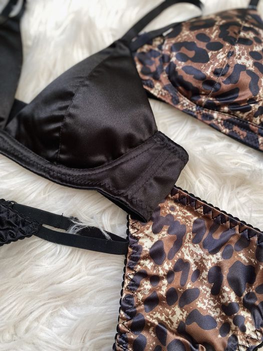 Комплект білизни чашка А, бюстгальетр і трусики