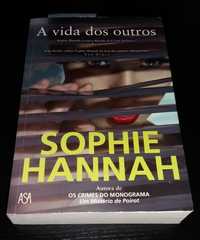 Livro A Vida dos Outros de Sophie Hannah - COMO NOVO
