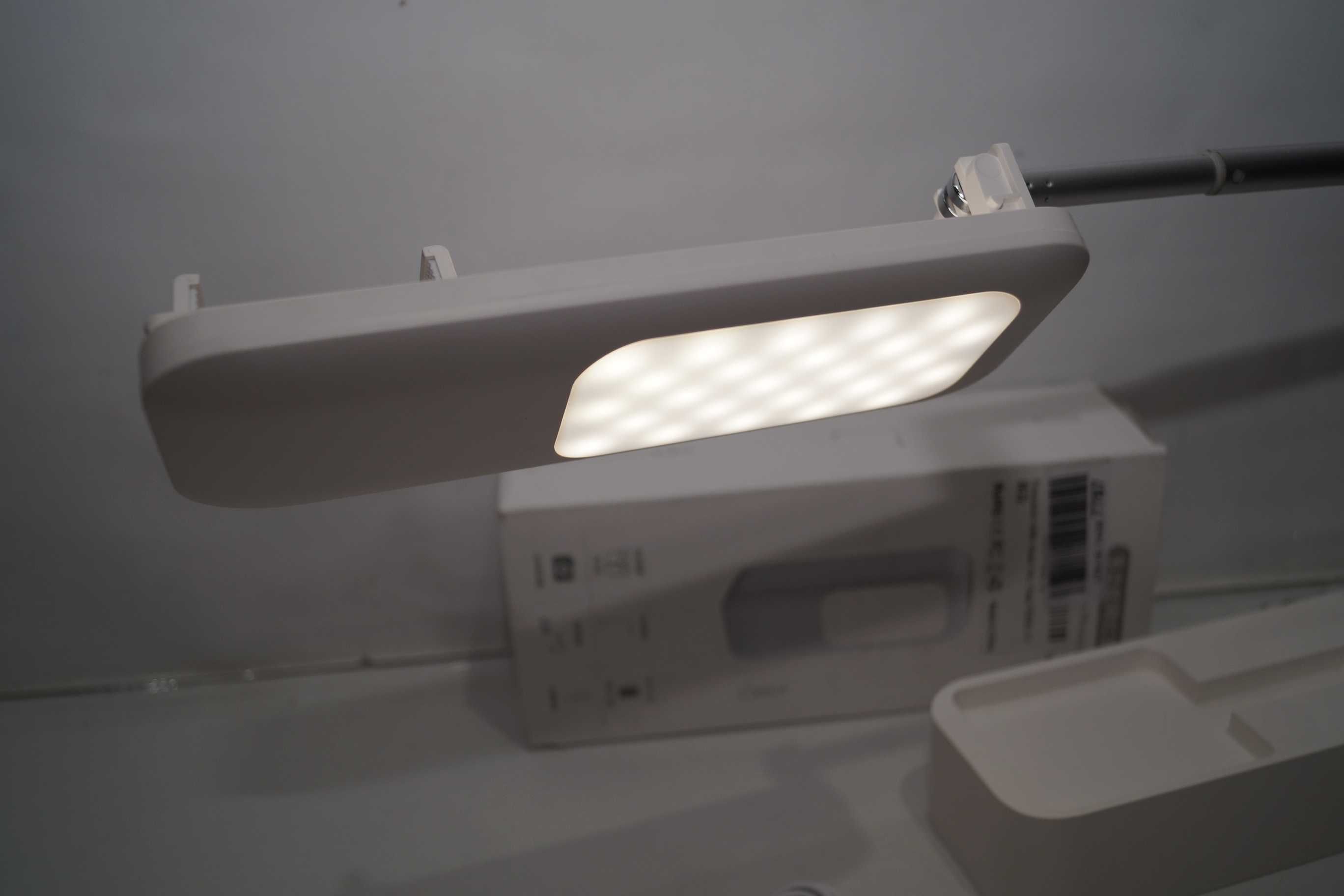 Stojak do selfie 360 Lampka LED bezprzewodowa z pilotem 130cm biała