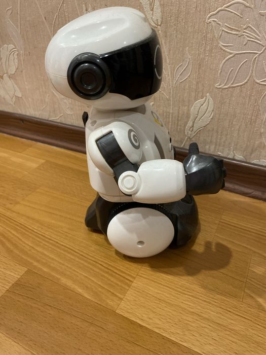 Інтерактивний робот нв управлінні