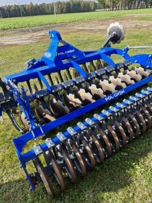 Brona talerzowa 3 m wał daszkowy agregat