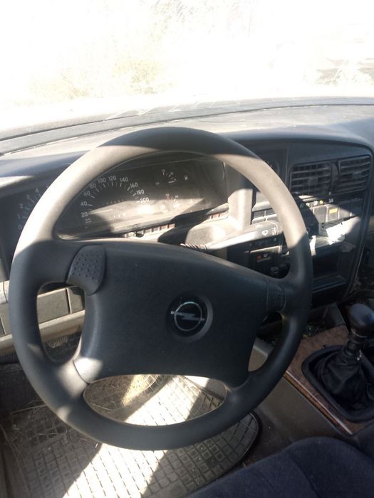 МашинаОпель омега