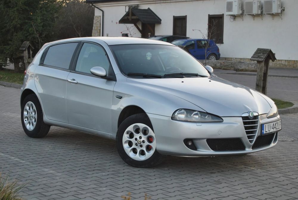 Alfa Romeo 147 2007r. 1.6 Benzyna. Mały przebieg. Dobrze wyposażona. Ładnie utrzymana
